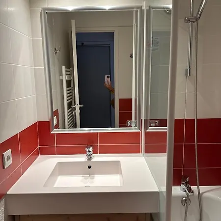 Ski-in Ski-out 1 Bed, La Tania * Courchevel