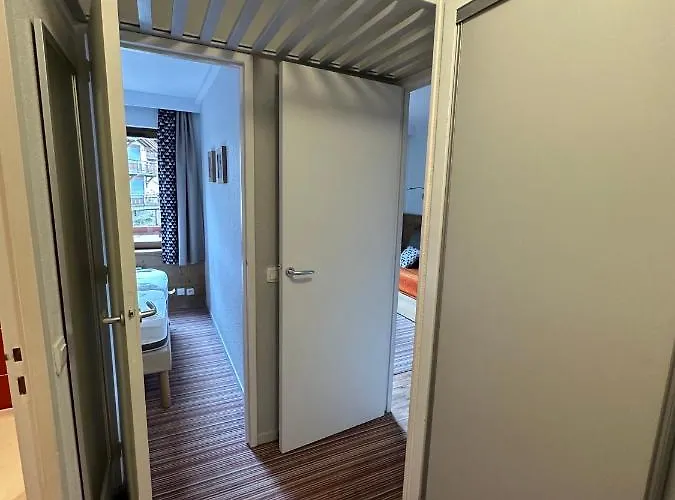 Ski-in Ski-out 1 Bed, La Tania كورشوفيل