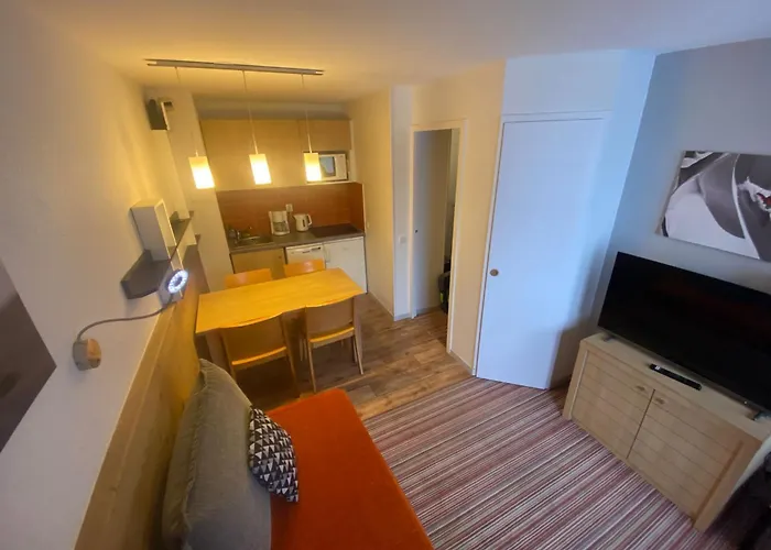 Ski-in Ski-out 1 Bed, La Tania * كورشوفيل