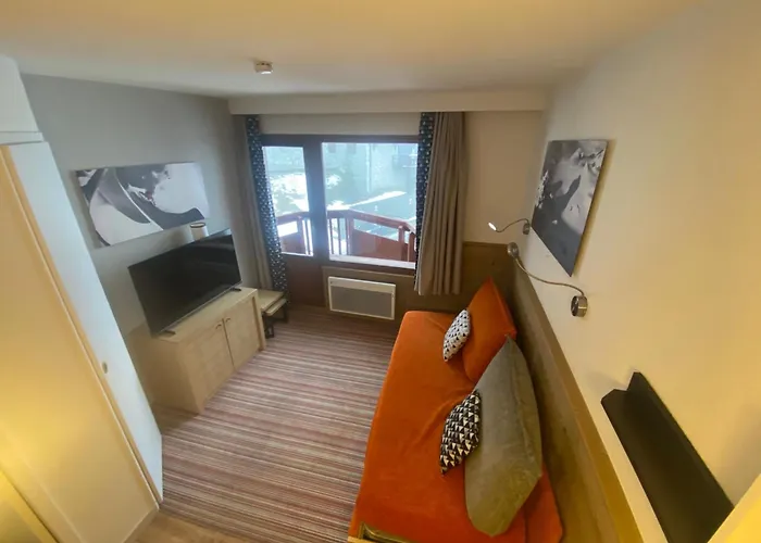 Ski-in Ski-out 1 Bed, La Tania كورشوفيل