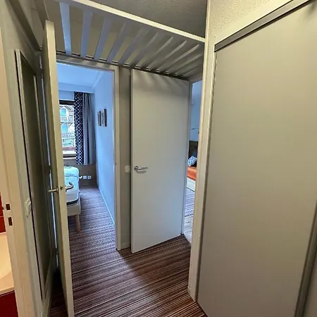 Ski-in Ski-out 1 Bed, La Tania كورشوفيل
