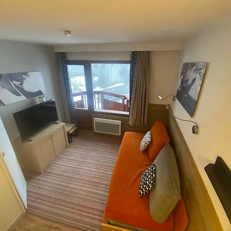 Ski-in Ski-out 1 Bed, La Tania كورشوفيل