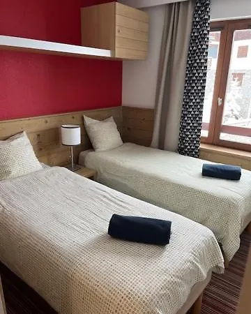 Ski-in Ski-out 1 Bed, La Tania * كورشوفيل
