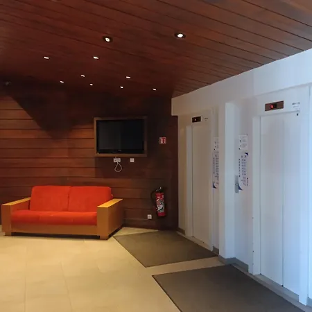 Ski-in Ski-out 1 Bed, La Tania كورشوفيل